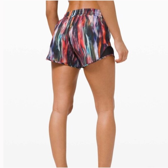 Lululemon Hotty Hot Short II Size 2 with a 4"
Inseam Chroma Fusion Multi Black - Picture 6 of 9